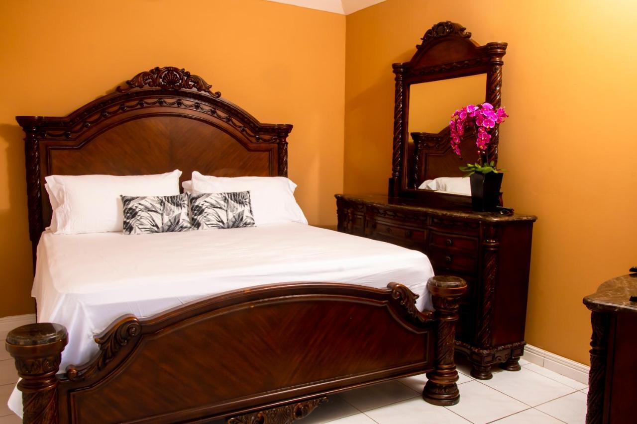 Vacation Getaway In Mango Walk Country Club Apartman Montego Bay Kültér fotó